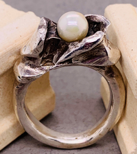 Sterling Silver Ring with Pearl - Size 8