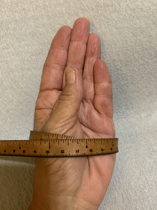 hand measuring for bracelets
