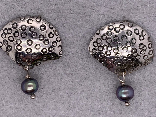 Sterling Silver Fan & Black Pearl Earrings