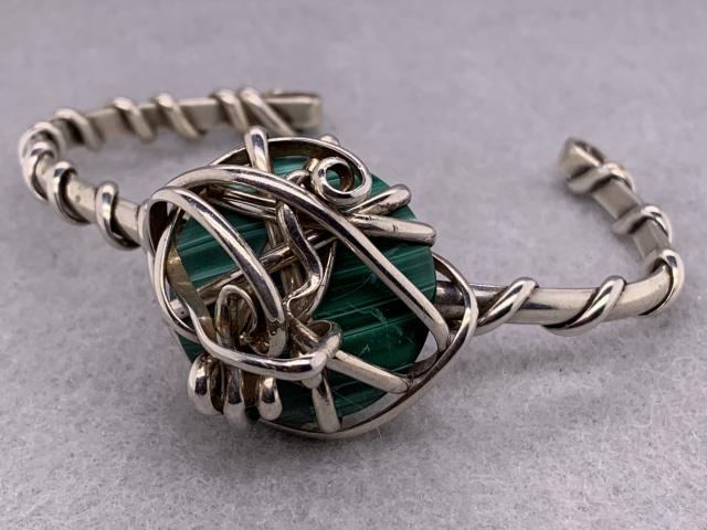 Sterling Silver Wire Bracelet with Green Stone